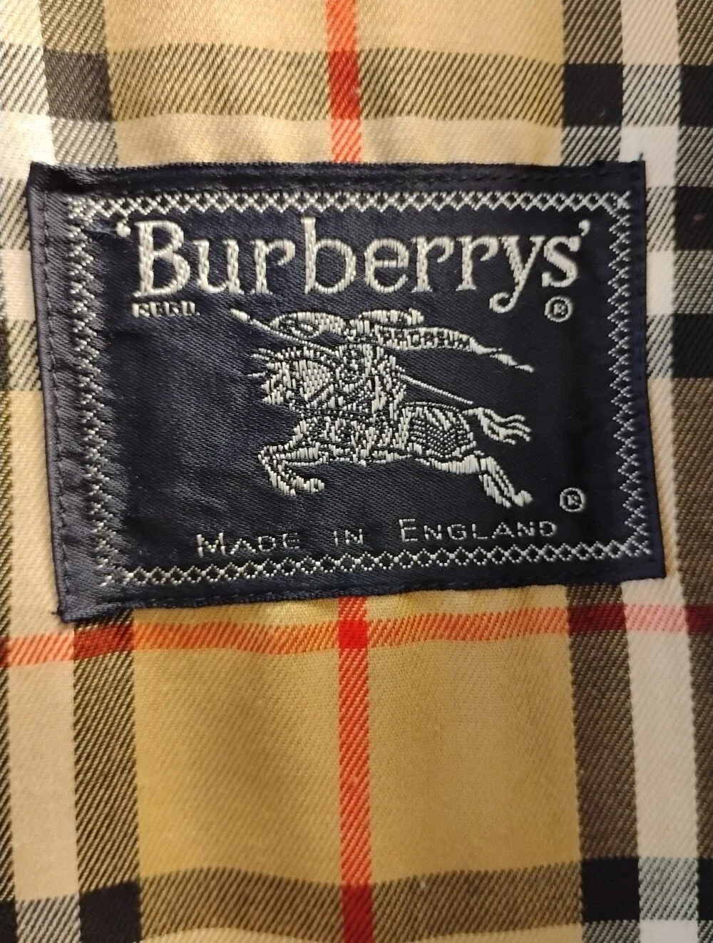 Vintage Burberry Classic Beige Trench Coat with Plaid Lining - Picture 8 of 11
